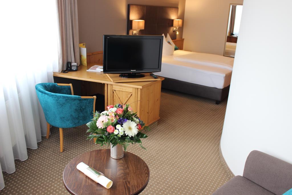 Hotel Landhaus Feckl Ehningen Bagian luar foto