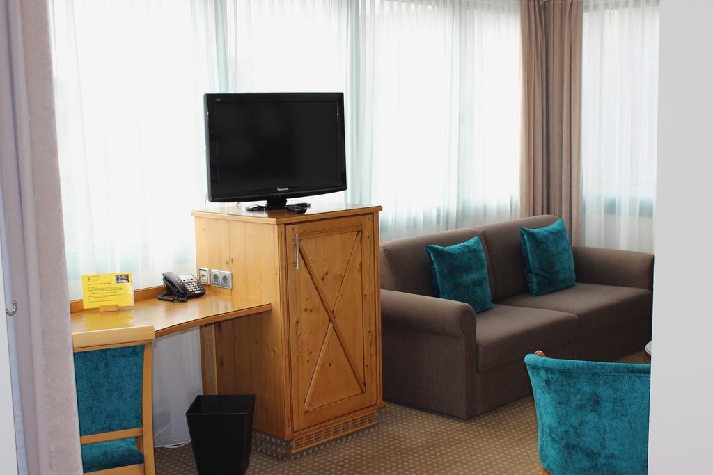 Hotel Landhaus Feckl Ehningen Bagian luar foto