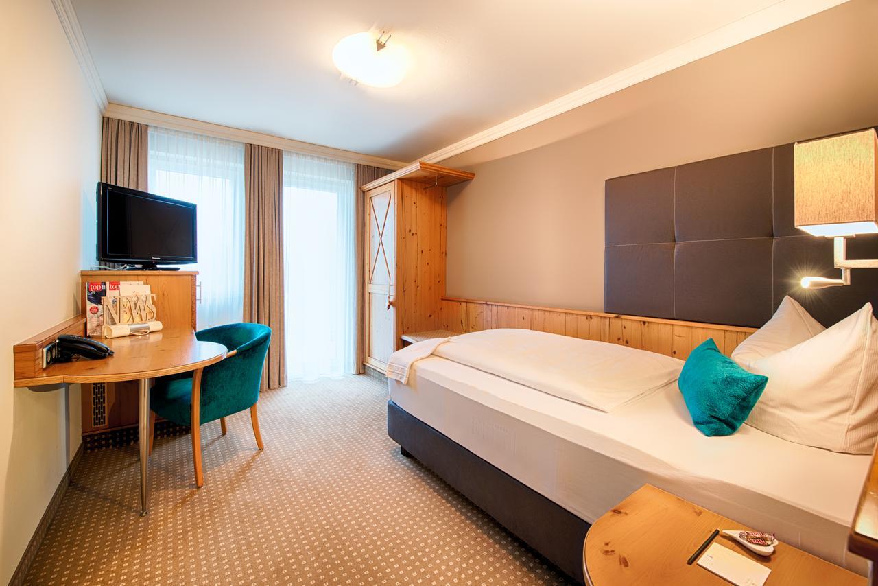 Hotel Landhaus Feckl Ehningen Bagian luar foto