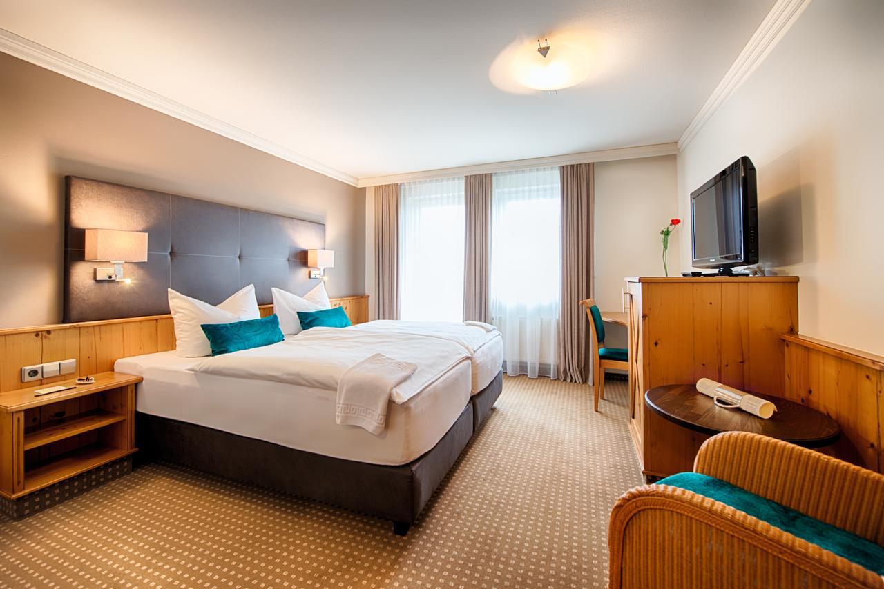 Hotel Landhaus Feckl Ehningen Bagian luar foto
