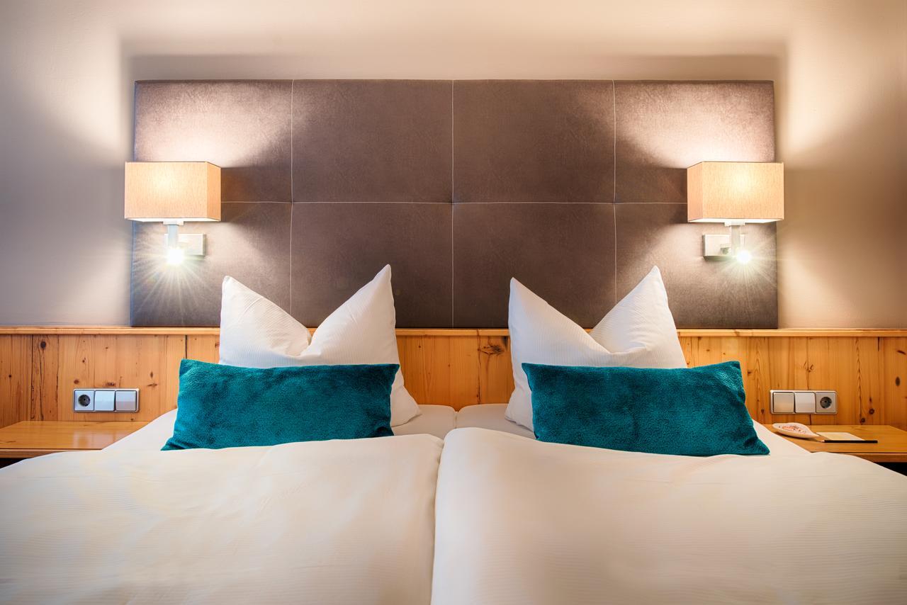 Hotel Landhaus Feckl Ehningen Bagian luar foto