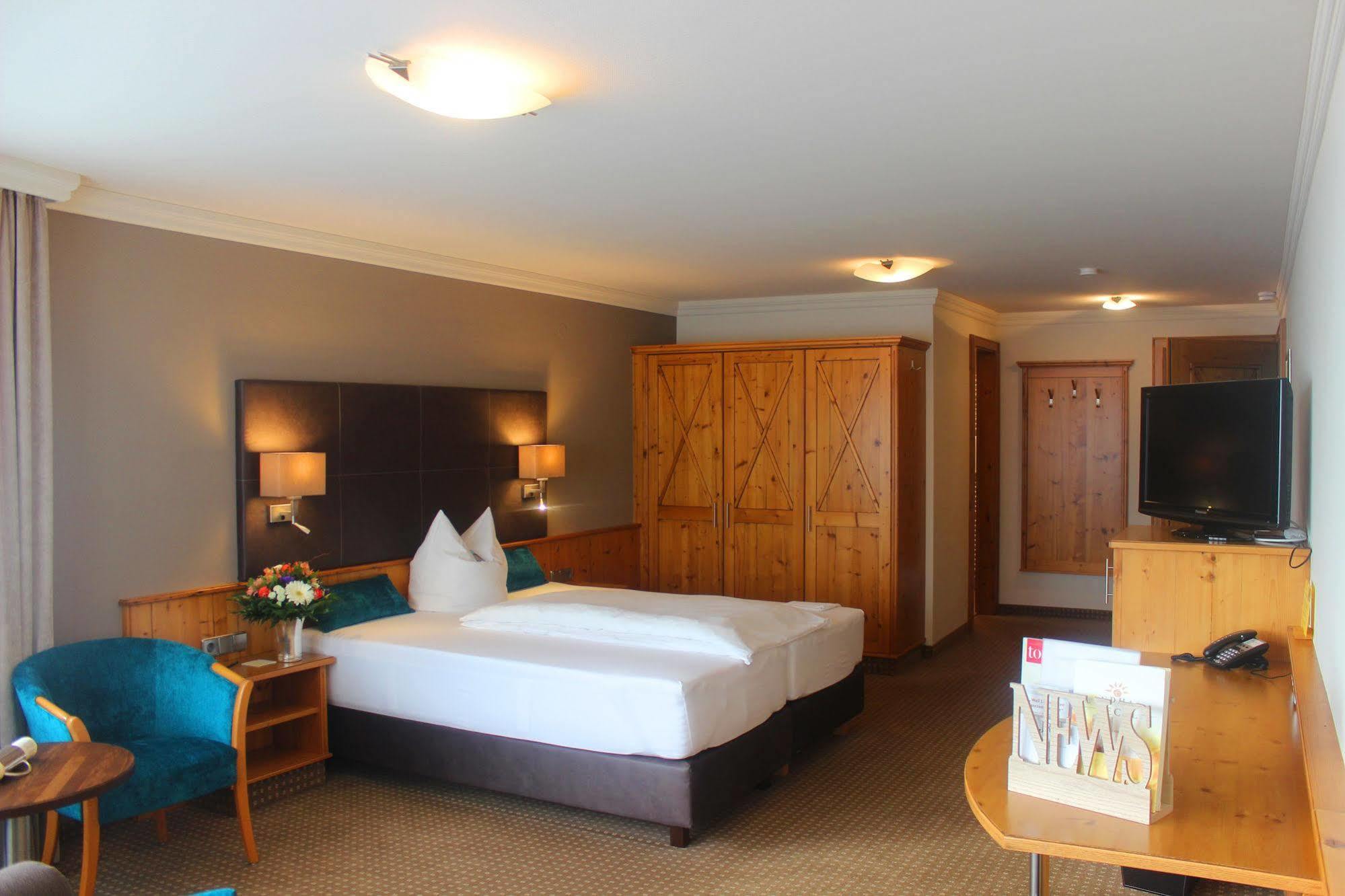 Hotel Landhaus Feckl Ehningen Bagian luar foto