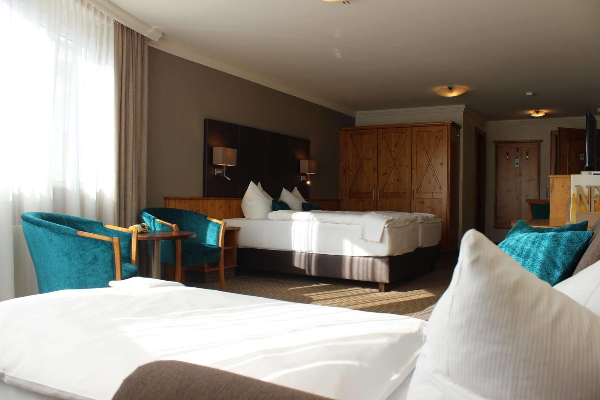 Hotel Landhaus Feckl Ehningen Bagian luar foto