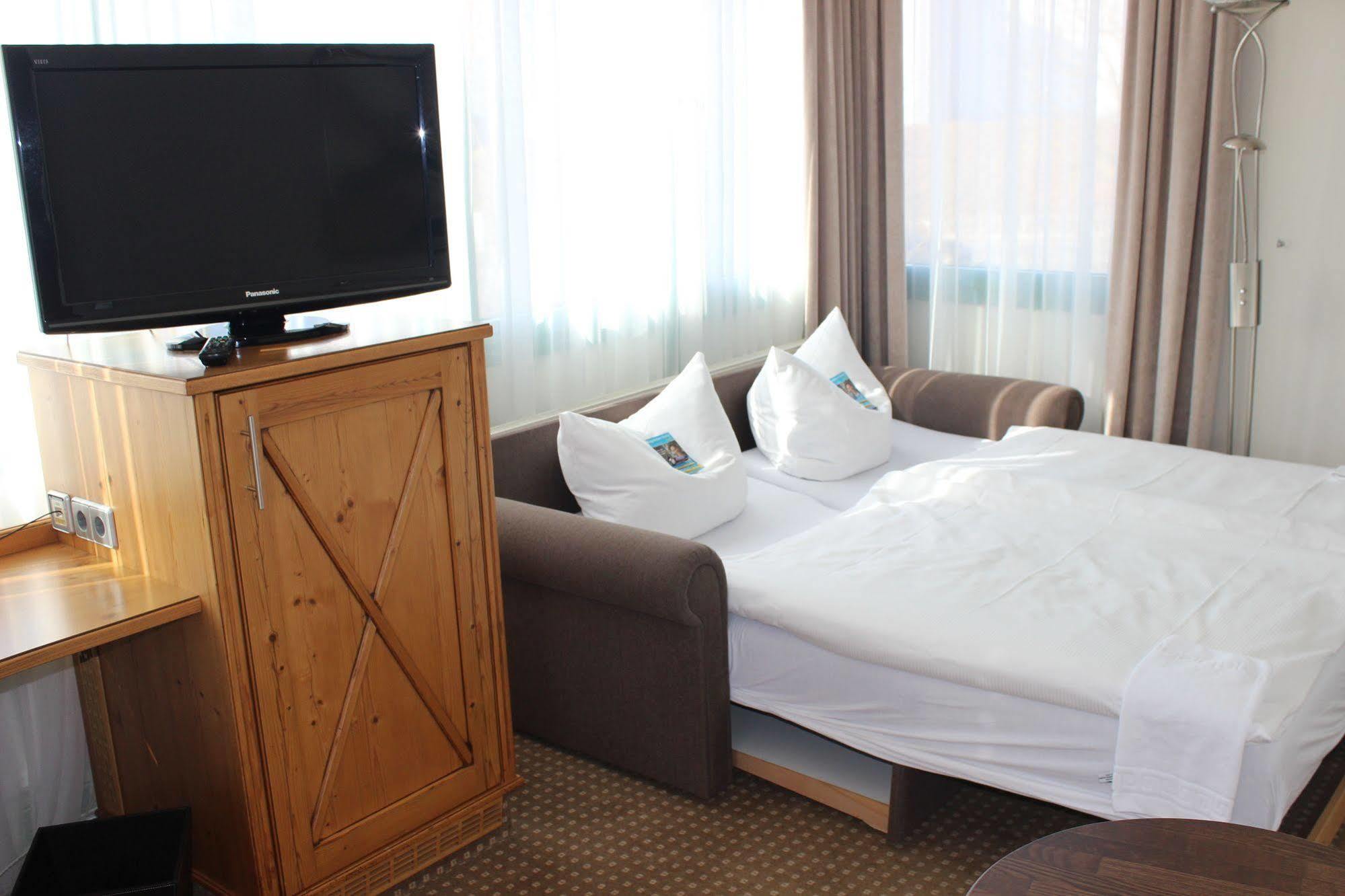 Hotel Landhaus Feckl Ehningen Bagian luar foto